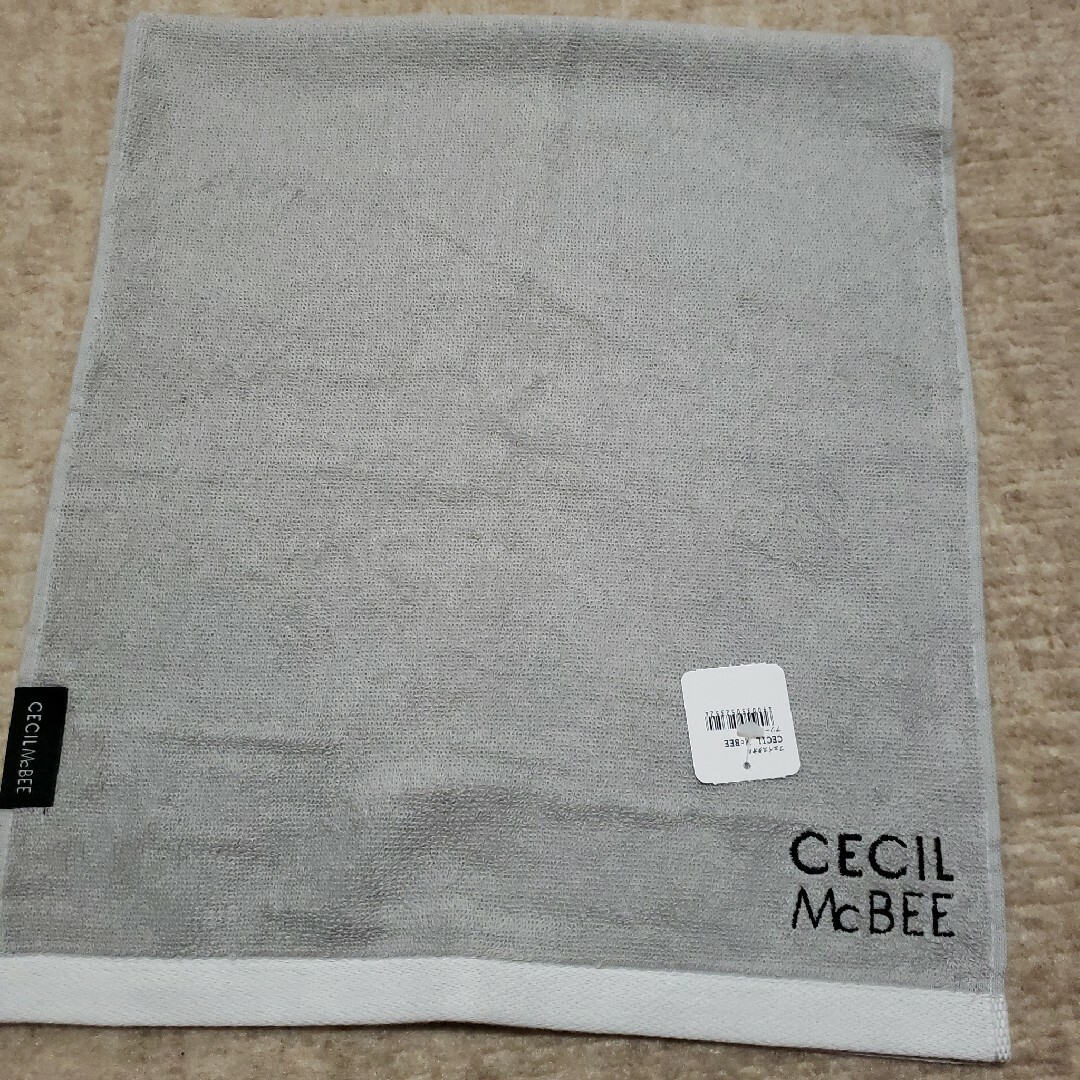 CECIL McBEE(セシルマクビー)のCECIL McBEEセシルマクビーフェイスタオル3枚セット インテリア/住まい/日用品の日用品/生活雑貨/旅行(タオル/バス用品)の商品写真