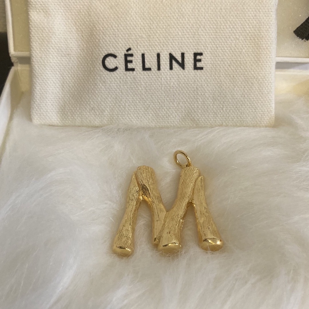 美品　Celine セリーヌ　イニシャルチャーム　ネックレス　トップレディース