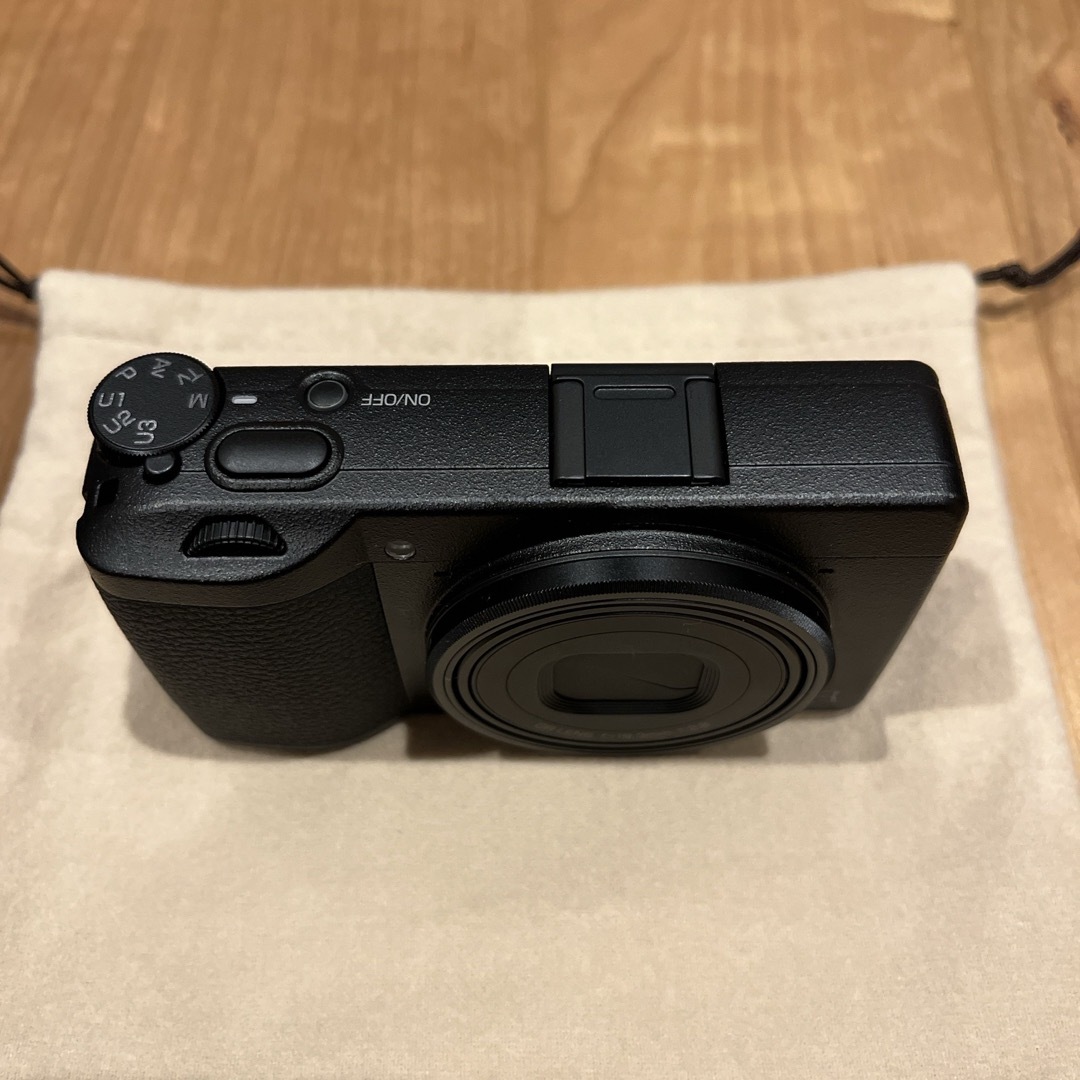 RICOH(リコー)のRICOH GR Ⅲ スマホ/家電/カメラのカメラ(コンパクトデジタルカメラ)の商品写真