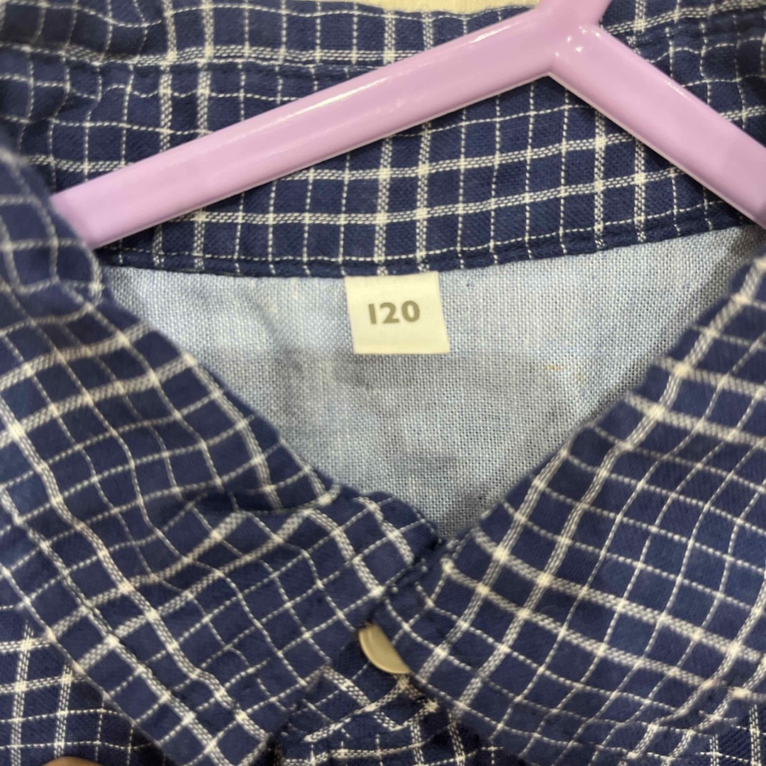 MUJI (無印良品)(ムジルシリョウヒン)の無印良品　チェックシャツ　120 キッズ/ベビー/マタニティのキッズ服男の子用(90cm~)(Tシャツ/カットソー)の商品写真