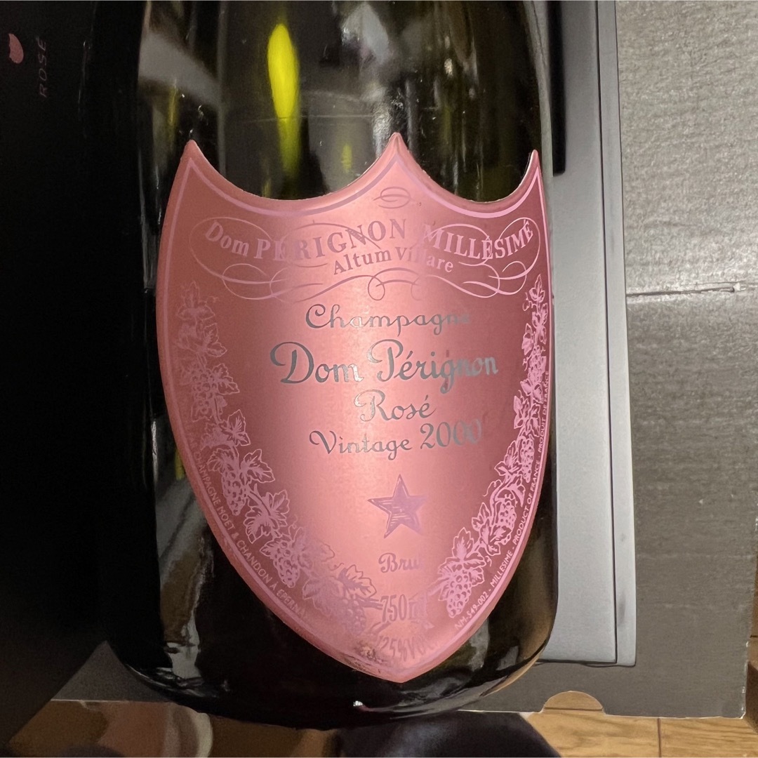 Dom Pérignon(ドンペリニヨン)のドンペリP2ロゼ　2000 空瓶　空箱　 食品/飲料/酒の酒(シャンパン/スパークリングワイン)の商品写真
