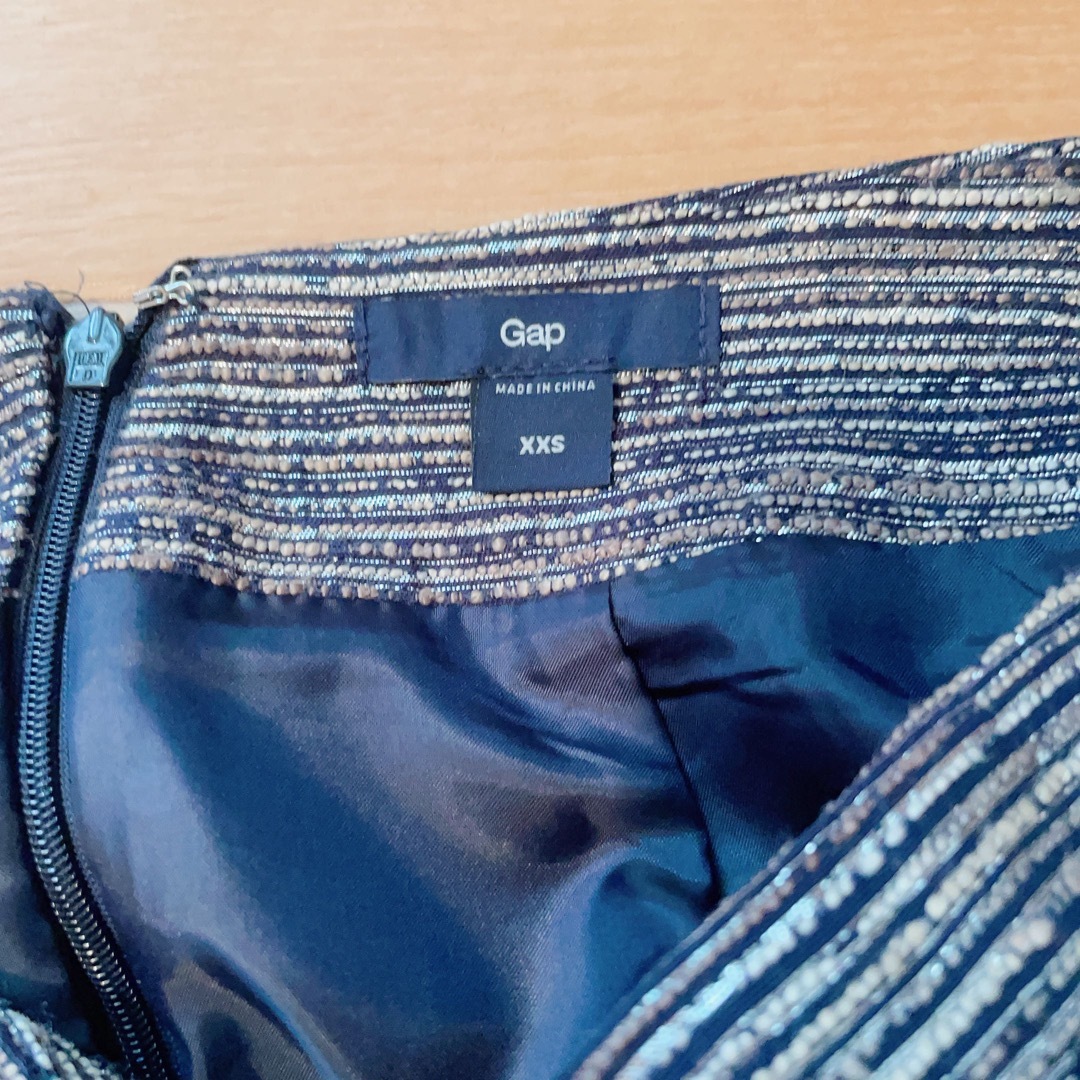GAP ミニスカート　紺　シルバー　Sサイズ レディースのスカート(ミニスカート)の商品写真