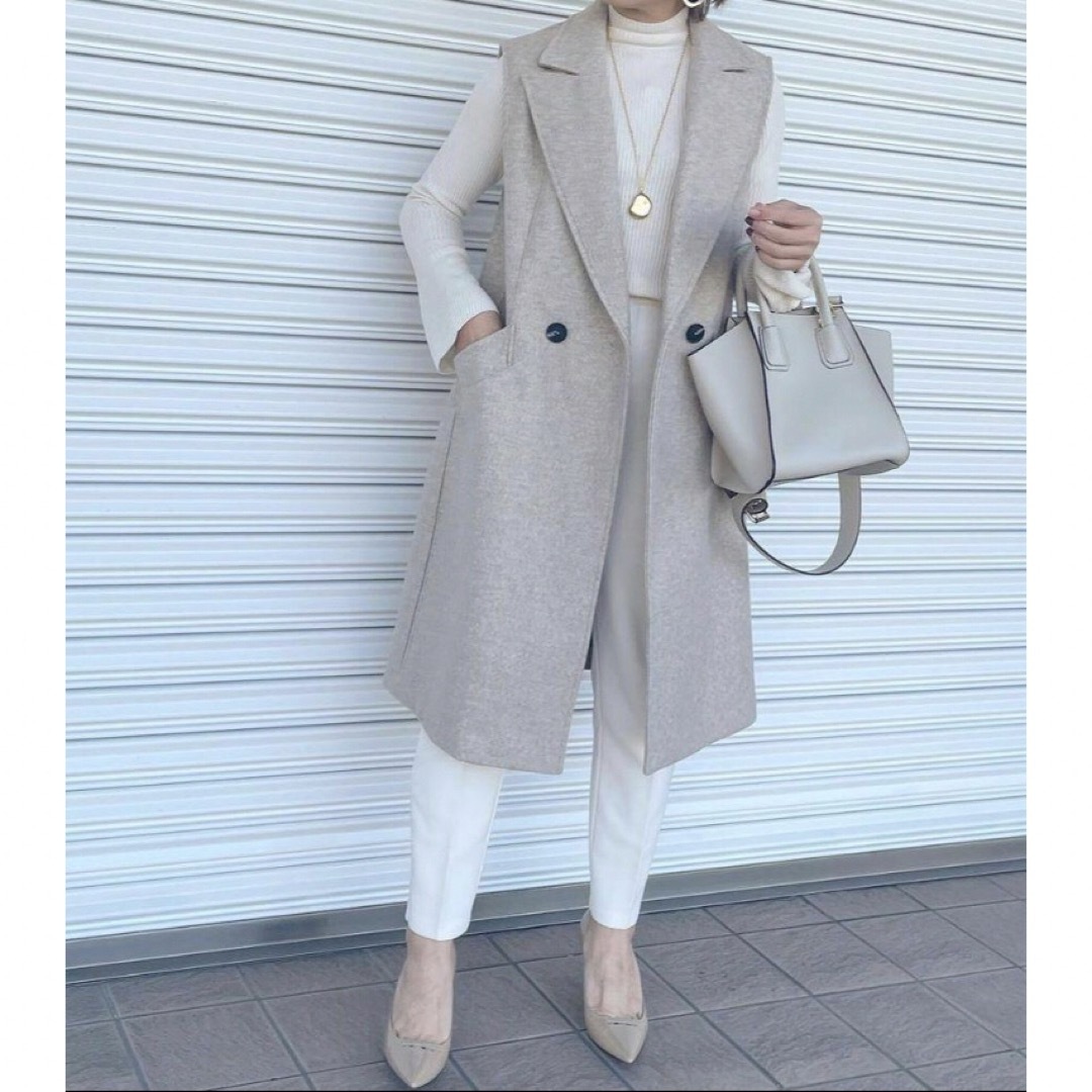 ZARA(ザラ)のZARA ダブルブレストソフトベスト ベージュ M コート ジレ ロングベスト レディースのトップス(ベスト/ジレ)の商品写真