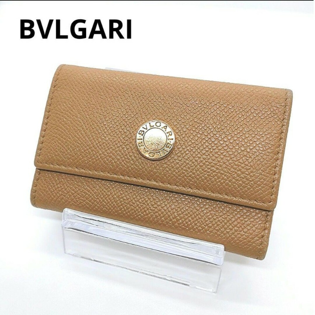 BVLGARI(ブルガリ)のブルガリ BVLGARI ロゴ6連レザー キーケース 茶×金 キャメル レディースのファッション小物(キーケース)の商品写真