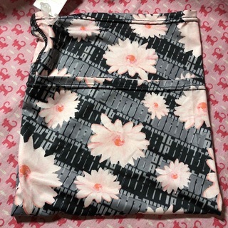 PUMA - ⭐️PUMA   花柄　マルチスカーフ　ネックウォーマー⭐️新品