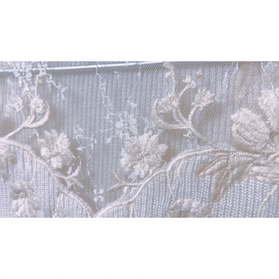 SNIDEL(スナイデル)の🌸snidel🌸アンゴラ ウール 刺繍ニットワンピ🌸小嶋陽菜さん着 ホワイト 白 レディースのワンピース(ミニワンピース)の商品写真