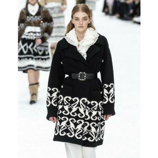 CHANELシャネル中ボアあったかコートダウン