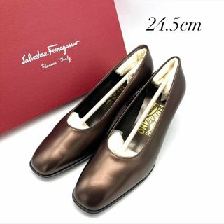 サルヴァトーレフェラガモ(Salvatore Ferragamo)の✨️新品未使用✨️ フェラガモ 24.5cm レザー ブラウン(ハイヒール/パンプス)