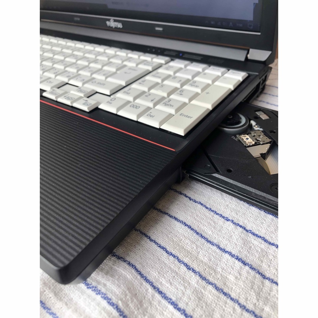 富士通　ノートパソコン　i7 動作品　まだまだ現役！