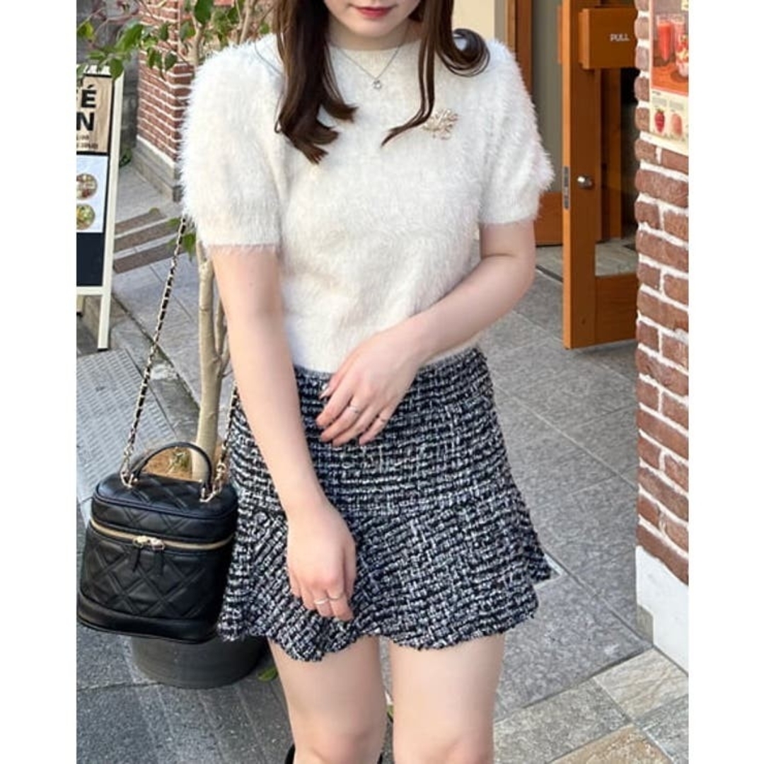 INGNI - 【新品】INGNI ブローチ付フェザーヤーンラメ半袖ニット900240