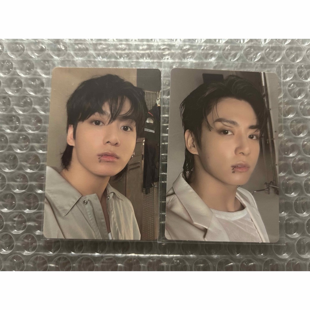 公式　BTS JUNGKOOK ジョングク ゴールデン　ソロ アルバム　トレカ エンタメ/ホビーのタレントグッズ(アイドルグッズ)の商品写真