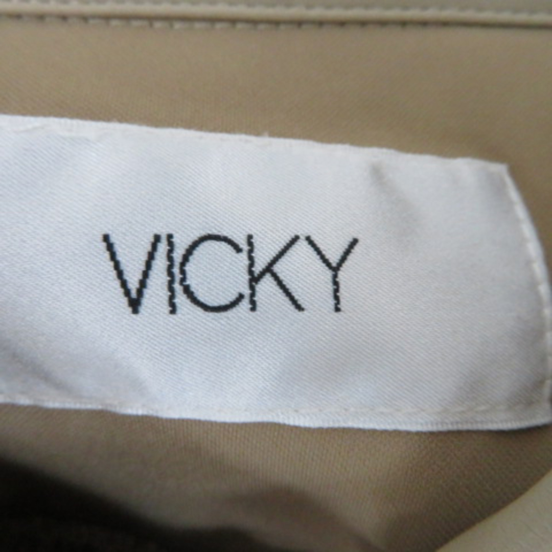 VICKY(ビッキー)のビッキー フェイクレザージャケット ミドル丈 ステンカラー 切替 レース レディースのジャケット/アウター(その他)の商品写真
