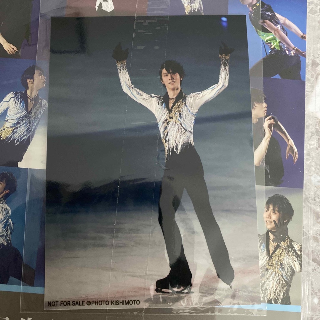 【楽天ブックス限定】羽生結弦 卓上カレンダー　2024年1月始まり（生写真付き） インテリア/住まい/日用品の文房具(カレンダー/スケジュール)の商品写真