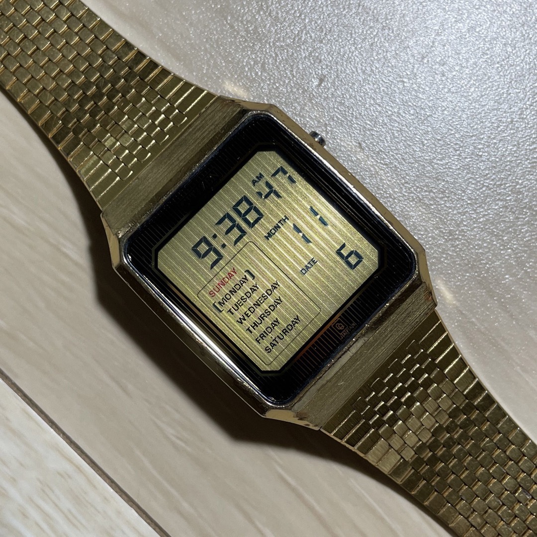 CITIZEN DAY DATE GOLD 腕時計 | フリマアプリ ラクマ