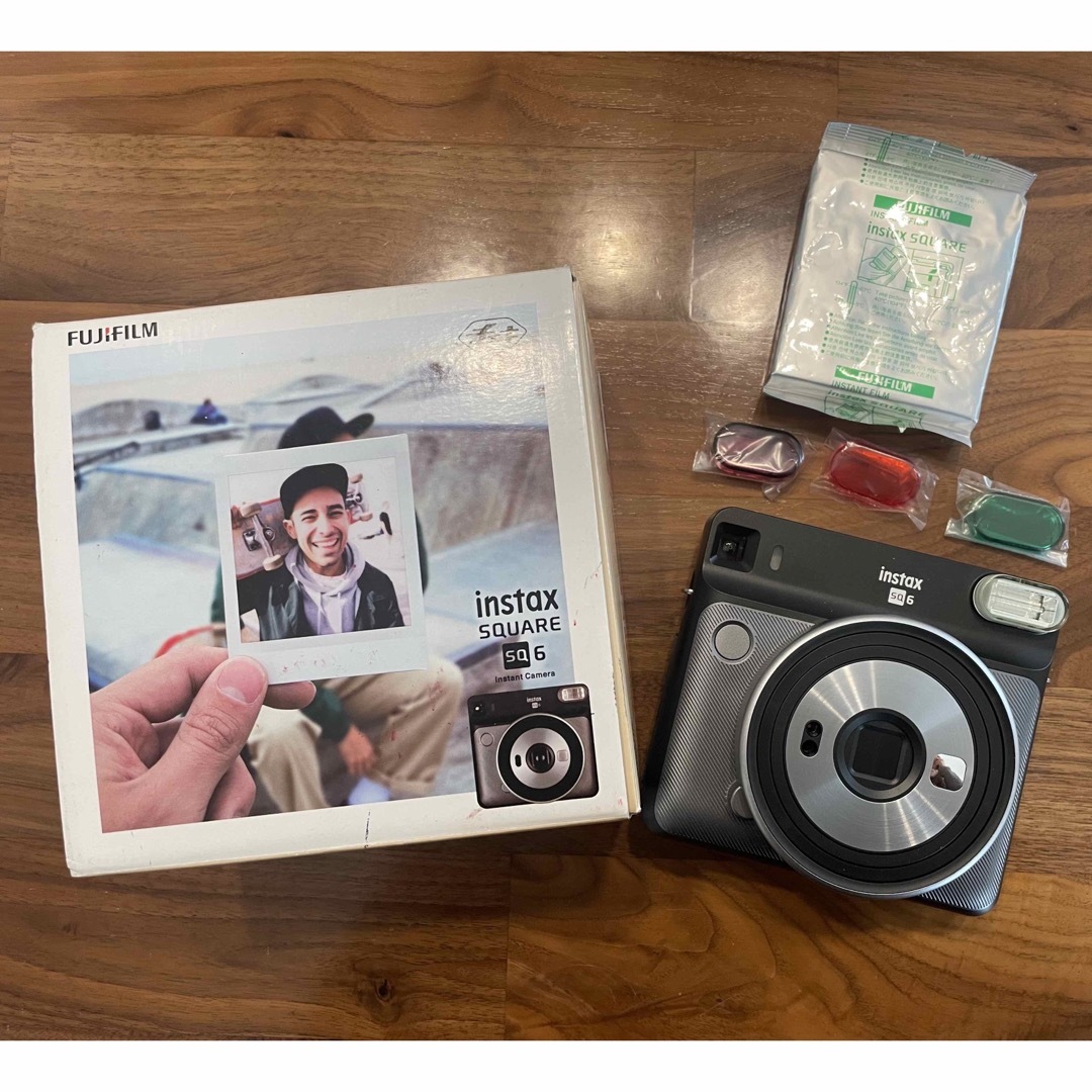 富士フイルム インスタントカメラ instax SQUARE SQ6 グラファイ-