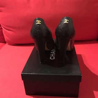 シャネル(CHANEL)のシャネル ココマーク付き オープントゥ パンプス(ハイヒール/パンプス)