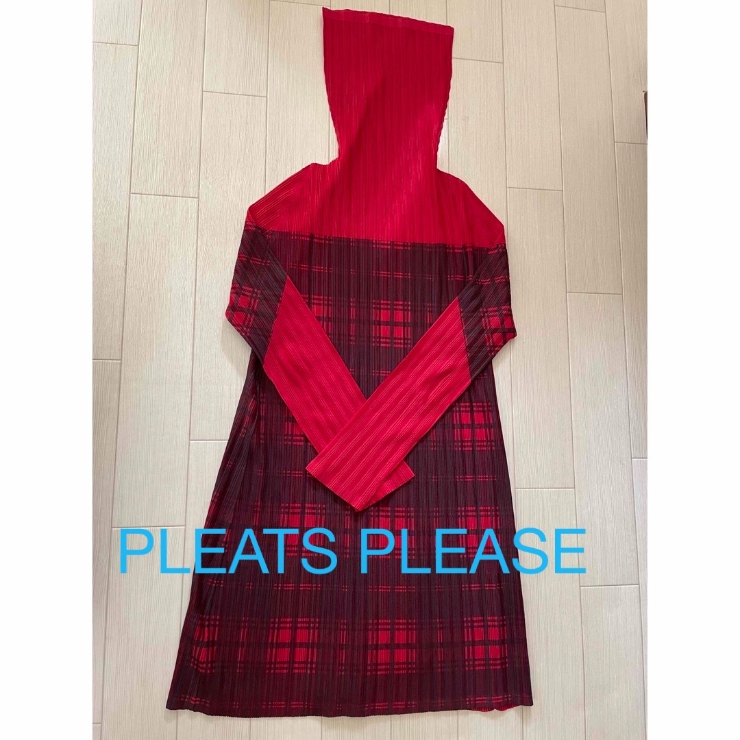 イッセイミヤケ　PLEATS PLEASE タートルネックワンピースサイズ3