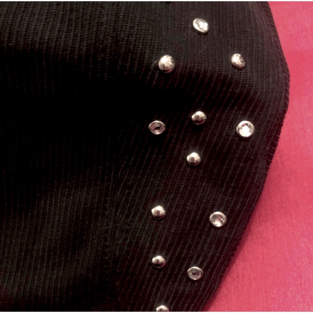【最終価格】ハンチング  コーデュロイ 黒 スタッズ　シルバー キラキラ レディースの帽子(ハンチング/ベレー帽)の商品写真