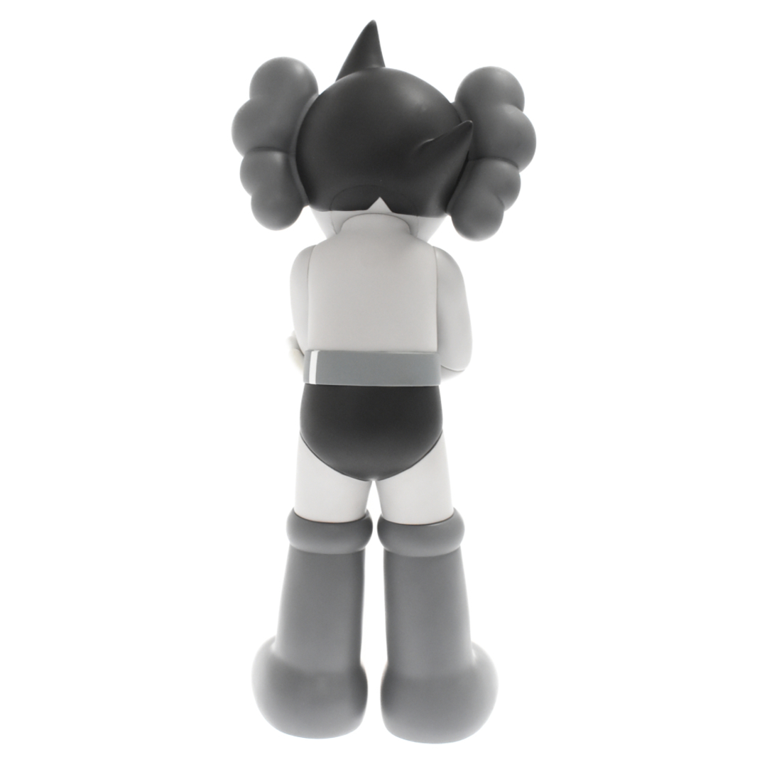 MEDICOM TOY(メディコムトイ)のMEDICOM TOY メディコムトイ ×KAWS ASTRO BOY アストロボーイ 鉄腕アトム フィギュア 人形 鉄腕アトム 放送50周年記念 グレー エンタメ/ホビーのフィギュア(その他)の商品写真