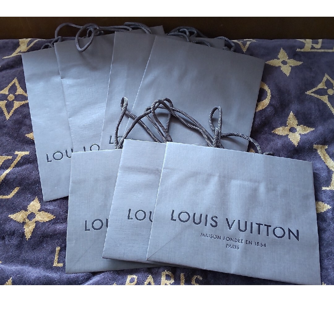 LOUIS VUITTON(ルイヴィトン)のルイヴィトン LOUIS VUITTON 紙袋 レディースのバッグ(ショップ袋)の商品写真