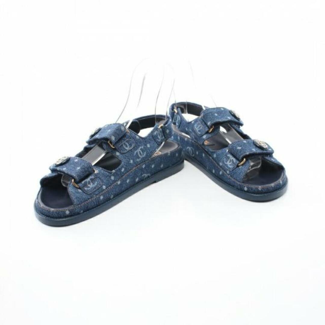 CHANEL(シャネル)のココマーク サンダル デニム インディゴブルー フットベットサンダル 23P レディースの靴/シューズ(サンダル)の商品写真