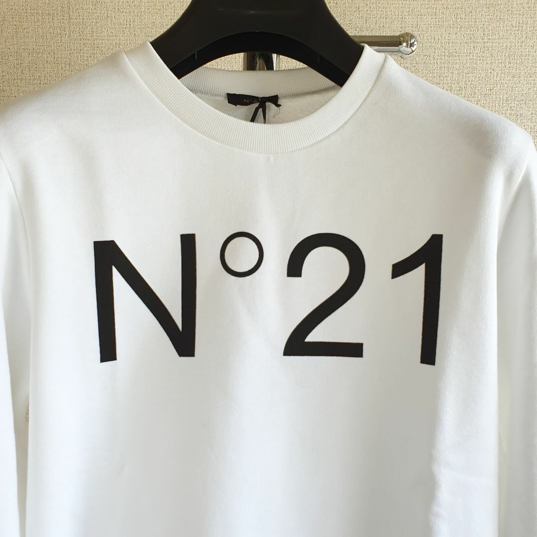 【新品・未使用】N°21 KIDS ロゴスウェットシャツ white　12Y