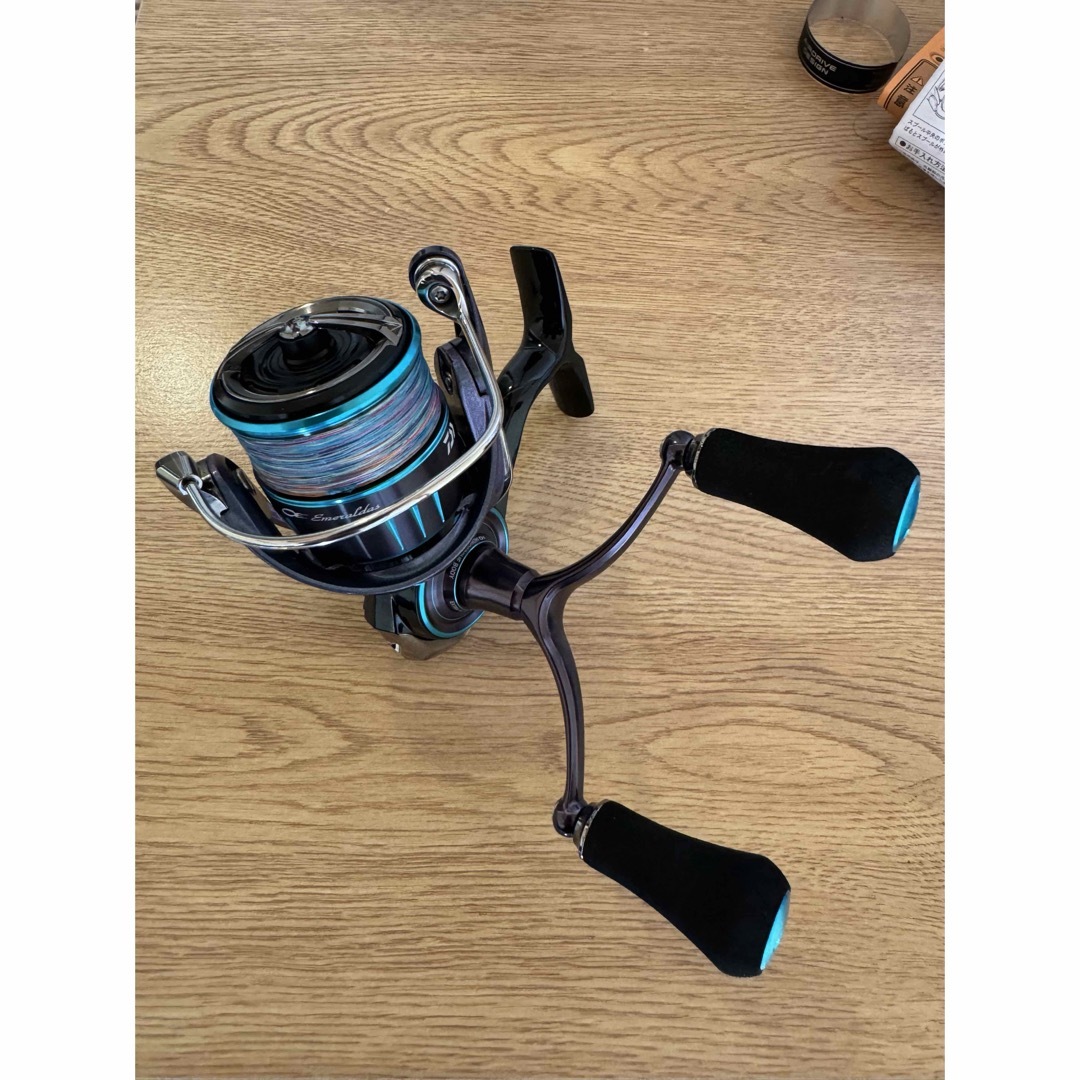 DAIWA(ダイワ)のダイワ　エメラルダス　リール　RX LT2500-XH-DH 値下げ スポーツ/アウトドアのフィッシング(リール)の商品写真