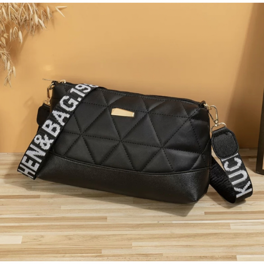 【MARC JACOBS】クロスボディバッグ　黒　新品　送料込み