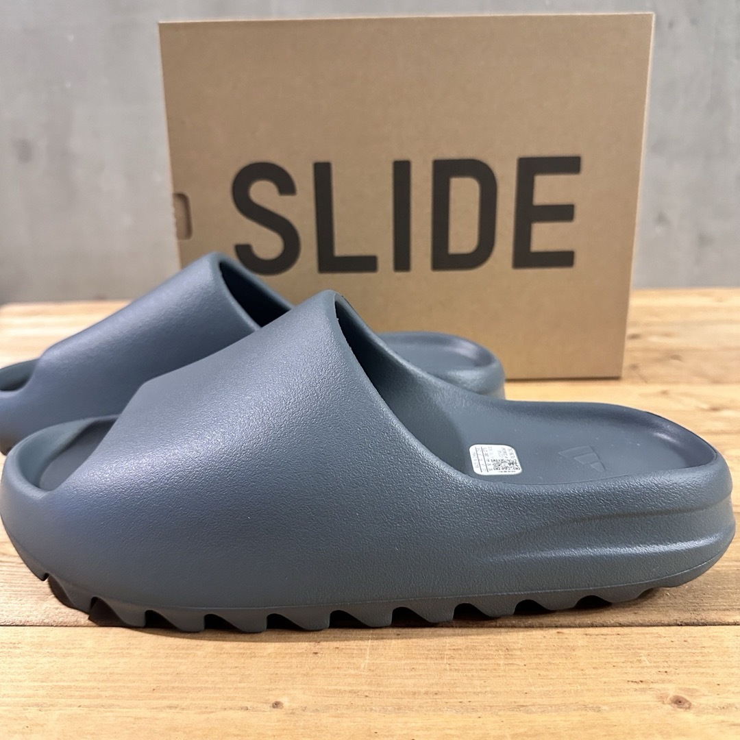 YEEZY（adidas）(イージー)の【新品未使用】adidas YEEZY Slide 28.5cm スレートマリン メンズの靴/シューズ(サンダル)の商品写真