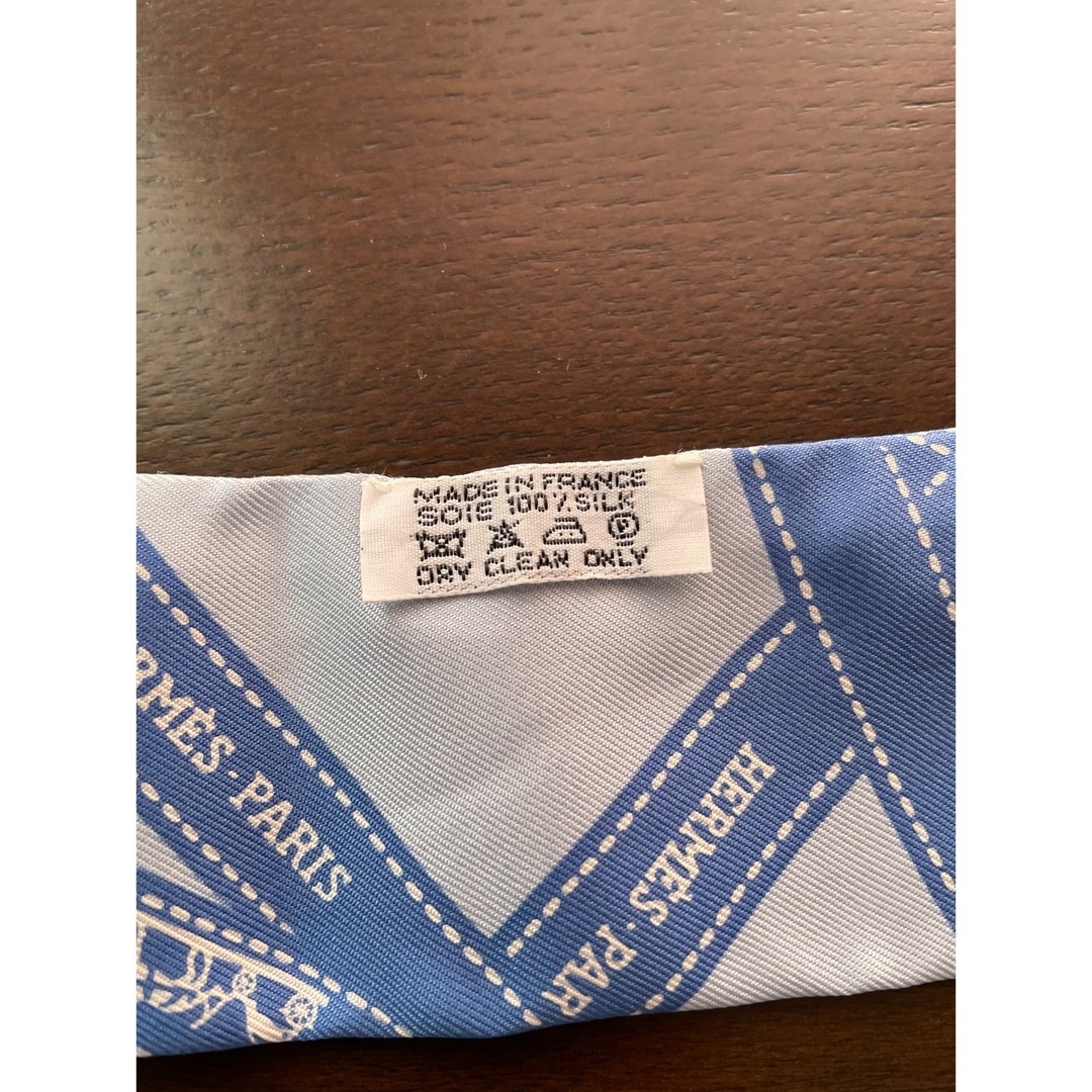 HERMES エルメス ツイリー ボルデュック リボン柄 ブルー系 HERMES エルメス ツイリー ボルデュック リボン柄 ブルー系