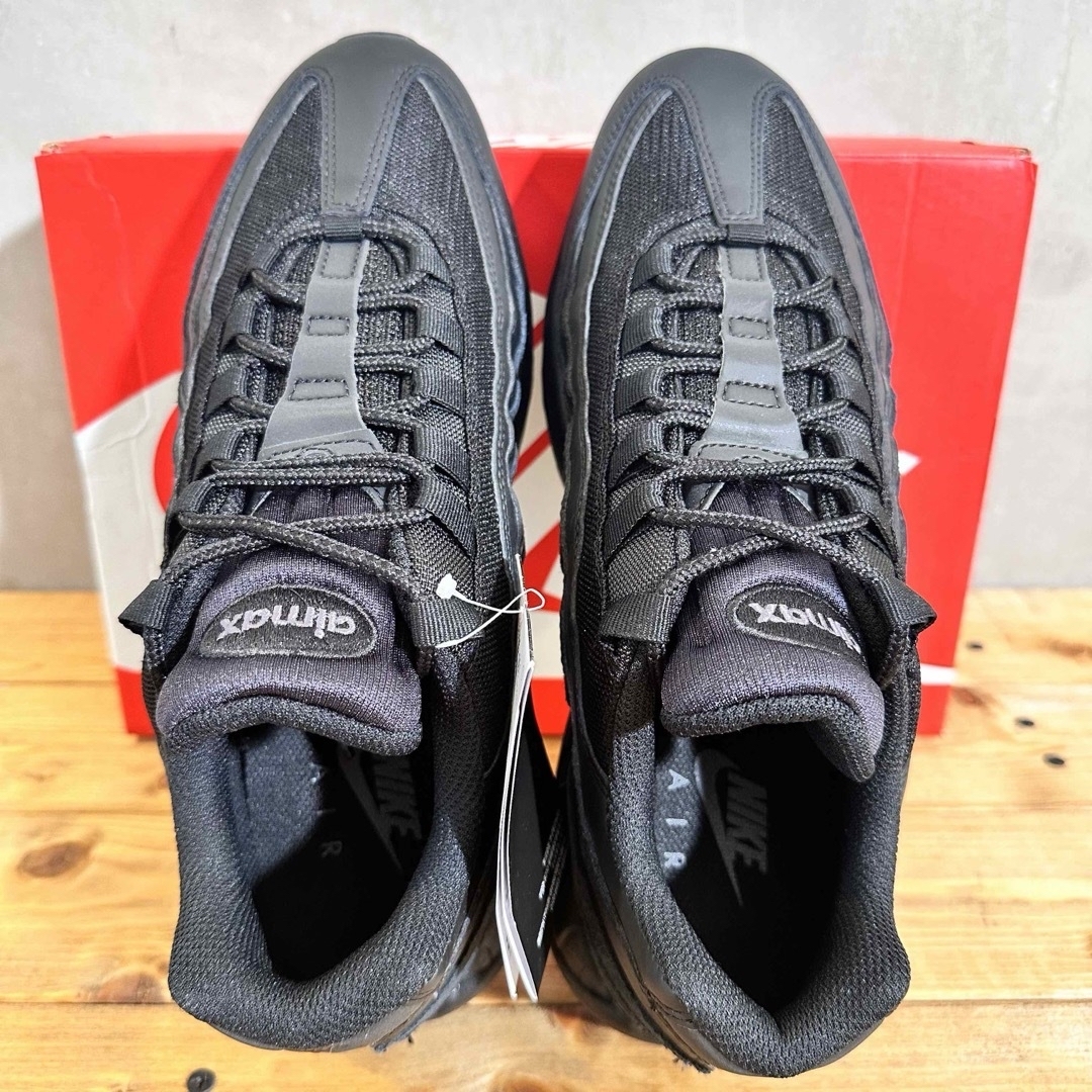 NIKE(ナイキ)の【新品未使用】Nike Air Max 95 Triple Black 28cm メンズの靴/シューズ(スニーカー)の商品写真