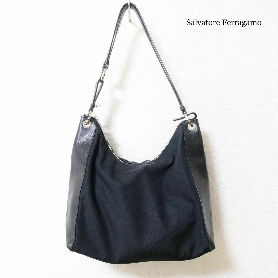 美品 Salvatore Ferragamo ガンチーニ 総柄 ショルダーバッグ