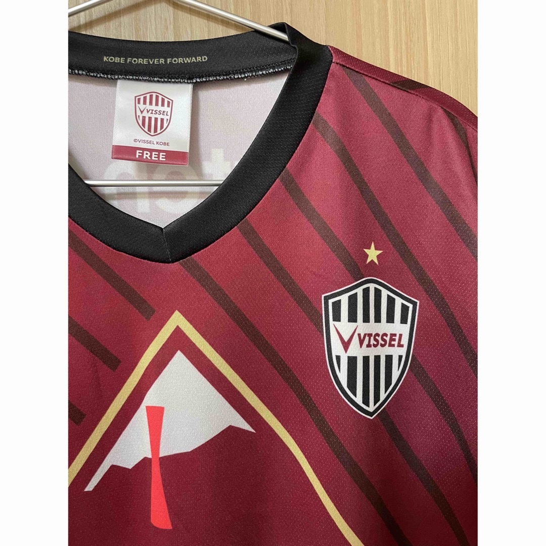 ⭐︎ヴィッセル神戸 レプリカユニフォームTシャツ　Vissel Kobe スポーツ/アウトドアのサッカー/フットサル(記念品/関連グッズ)の商品写真