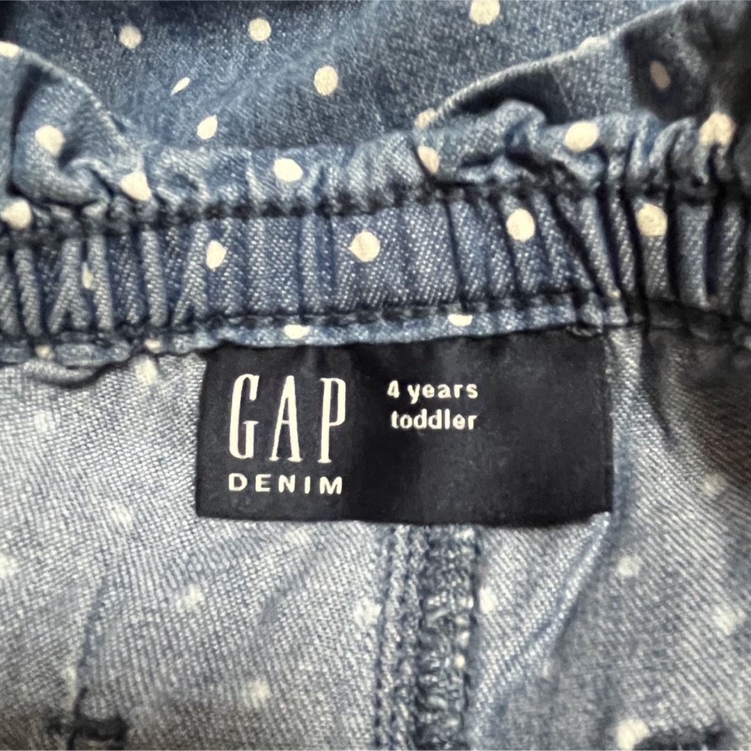 GAP(ギャップ)のGAP パンツ デニム 105 100 キッズ/ベビー/マタニティのキッズ服女の子用(90cm~)(パンツ/スパッツ)の商品写真