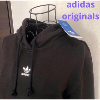 オリジナルス(Originals（adidas）)の新品未使用タグ付き　アディダスオリジナルス　パーカー　フーディ レディース(パーカー)