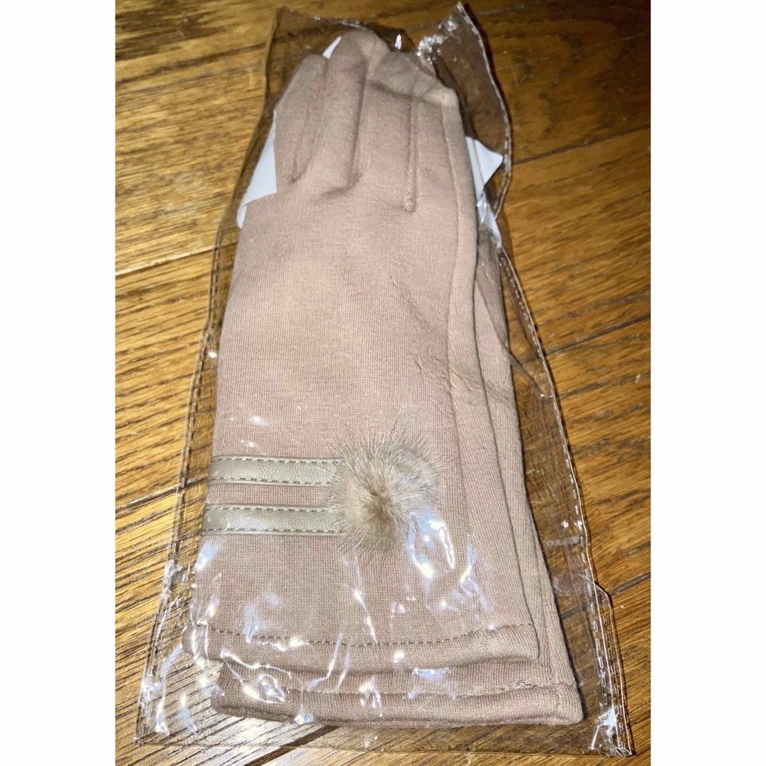 ミンクのファー付き　皮革ライン　手袋　新品未使用品 レディースのファッション小物(手袋)の商品写真