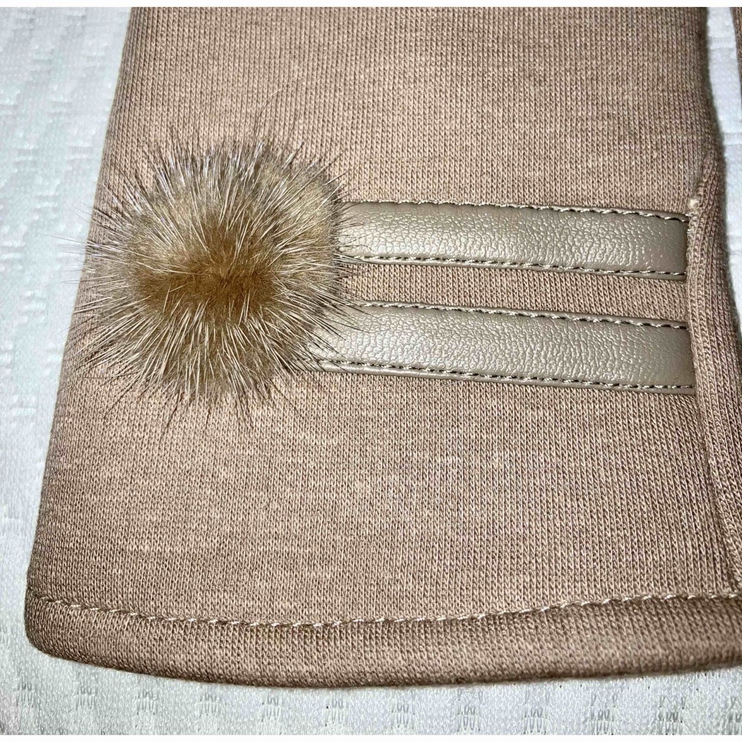 ミンクのファー付き　皮革ライン　手袋　新品未使用品 レディースのファッション小物(手袋)の商品写真
