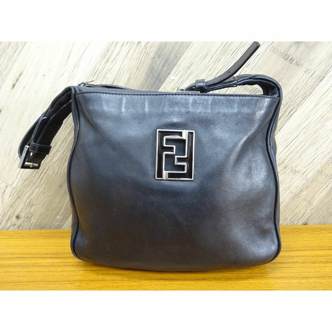 FENDI - K三001/ FENDI レザー ショルダーバッグ ブラック