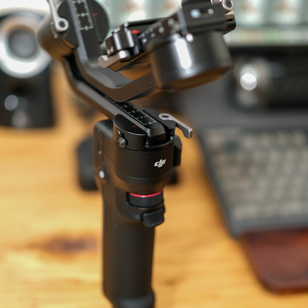 【値下げ】DJI RS3 mini 【smallrigクイックリリース付き】 スマホ/家電/カメラのカメラ(その他)の商品写真