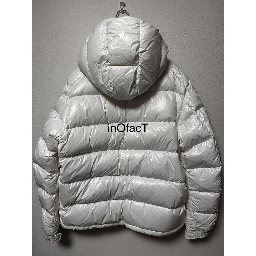 MONCLER(モンクレール)のホワイト Moncler Maya モンクレール マヤ ダウンジャケット メンズのジャケット/アウター(ダウンジャケット)の商品写真