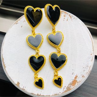 グリモワール(Grimoire)のBlack heart earring (ピアス)