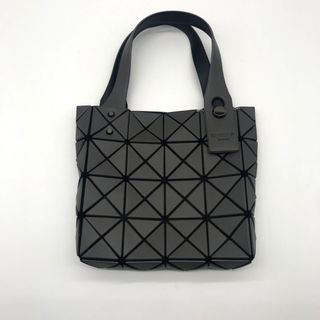 バオバオイッセイミヤケ(BaoBaoIsseyMiyake)のバオバオイッセイミヤケ　新品　トートバッグ  4✖️4 グレー(トートバッグ)