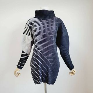 ISSEY MIYAKE イッセイミヤケ スプラッシュ コットン サイドギャザープルオーバーチュニック 3/ホワイト ネイビー【2400012873797】