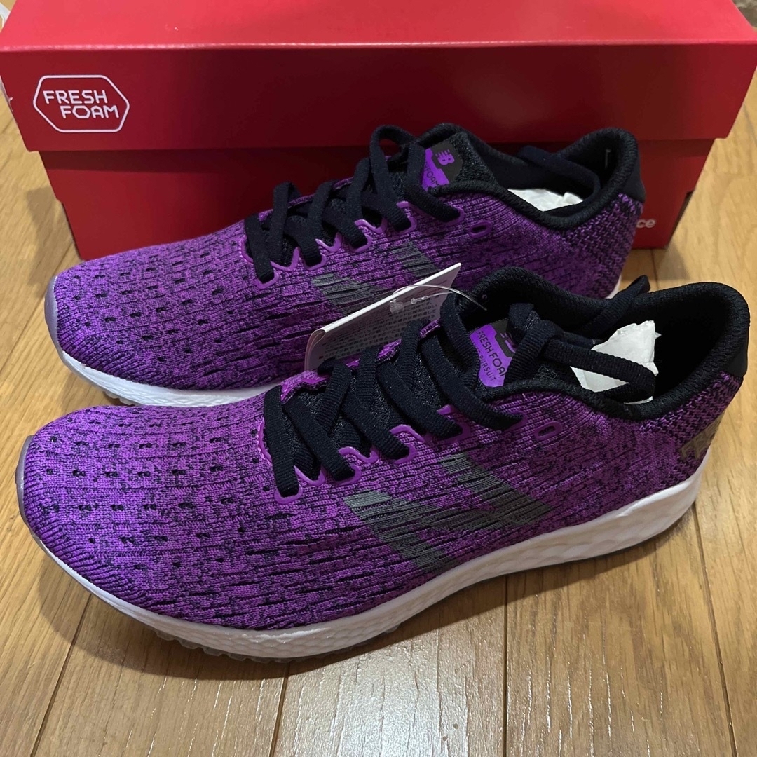 新品未使用　New Balance　ランニングシューズ　レディース