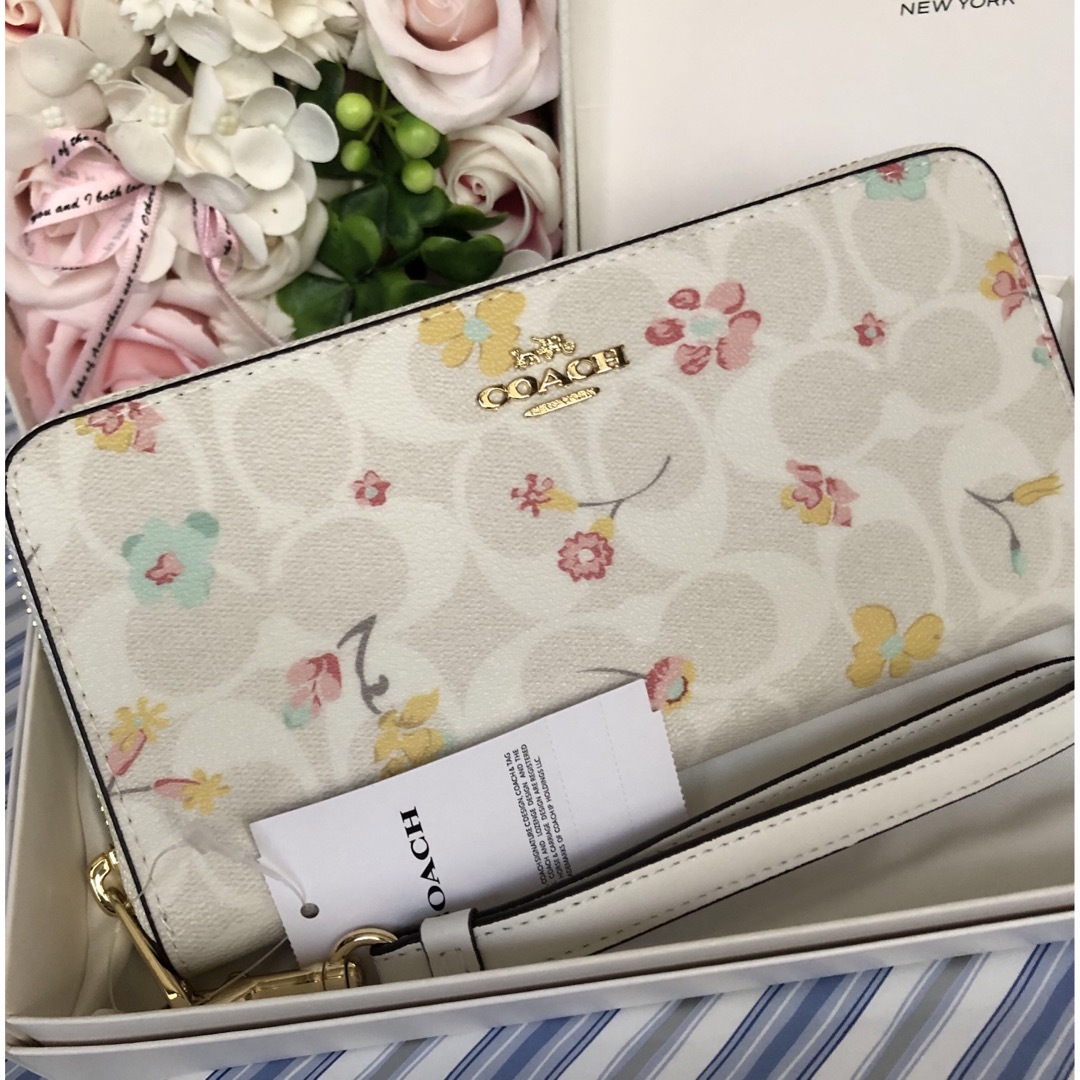 COACH 新品未使用！　花柄長財布