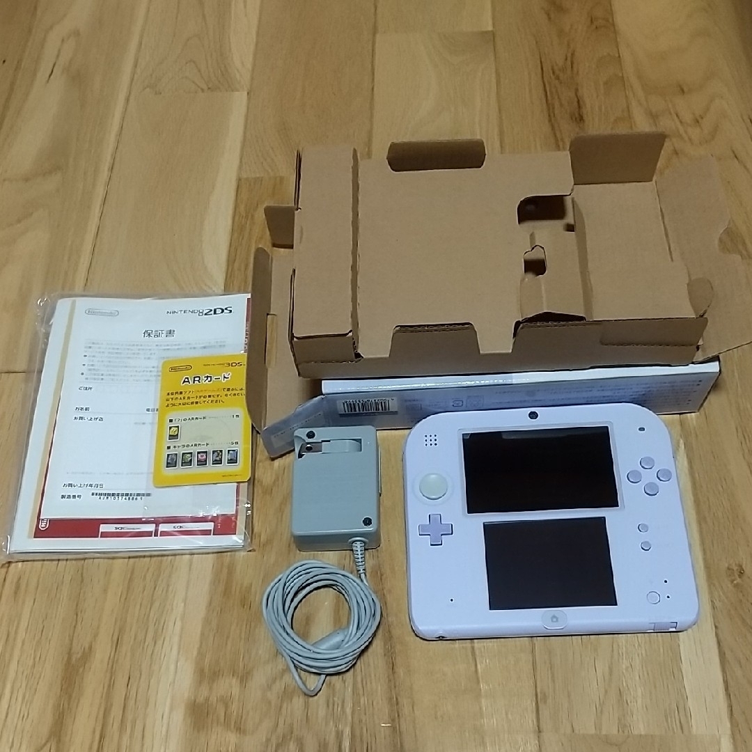 ニンテンドー2DS(ニンテンドー2DS)の【箱あり/中古】Nintendo  ニンテンドー 2DS 本体 エンタメ/ホビーのゲームソフト/ゲーム機本体(携帯用ゲーム機本体)の商品写真