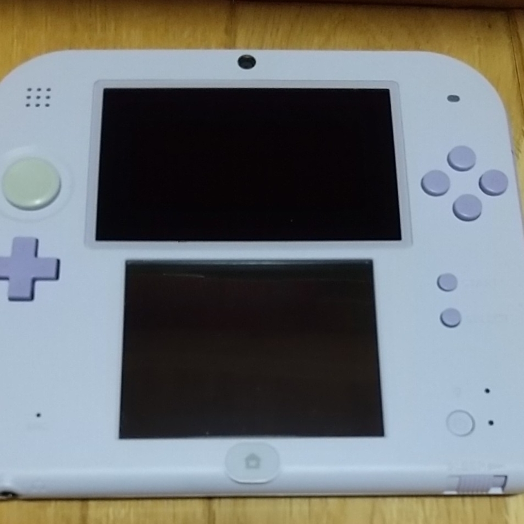 ニンテンドー2DS(ニンテンドー2DS)の【箱あり/中古】Nintendo  ニンテンドー 2DS 本体 エンタメ/ホビーのゲームソフト/ゲーム機本体(携帯用ゲーム機本体)の商品写真