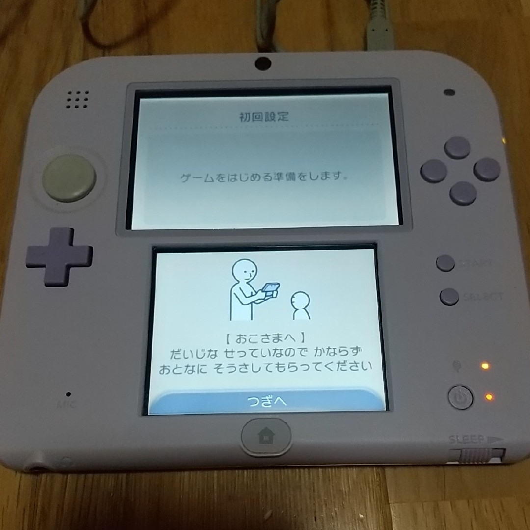 ニンテンドー2DS(ニンテンドー2DS)の【箱あり/中古】Nintendo  ニンテンドー 2DS 本体 エンタメ/ホビーのゲームソフト/ゲーム機本体(携帯用ゲーム機本体)の商品写真