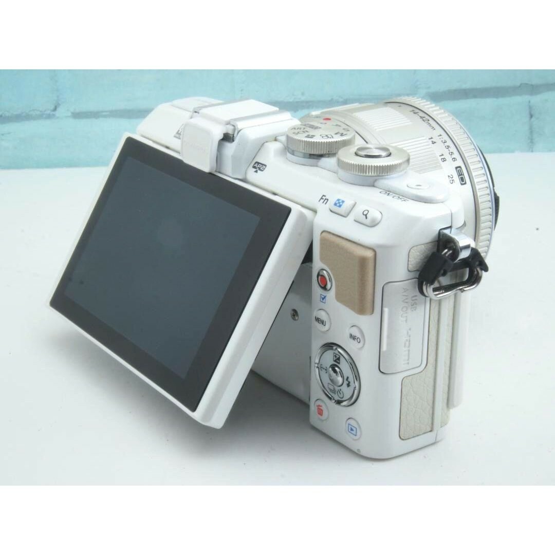 OLYMPUS   Wi Fi搭載&自撮りオリンパスペン E PL7標準