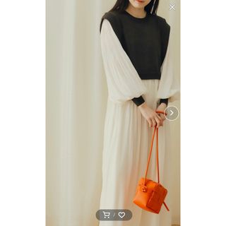 新品　定価7150円　サイドプリーツが可愛い♡ワンピース　オレンジorブラック
